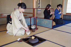 茶の湯体験 仲秋の愉しみ 古香庵