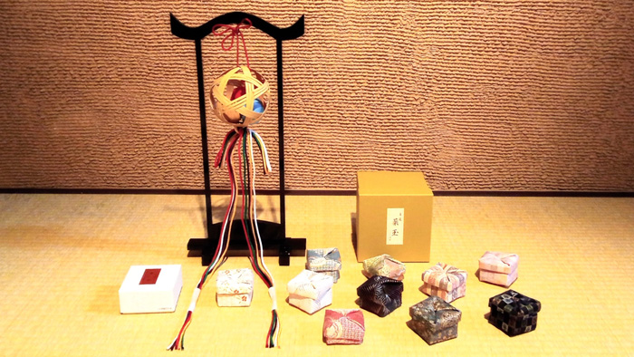 薫籠「薬玉」 飾り吊り台 布香合「角」 寄贈記念展 澤乃井櫛かんざしコレクション-美を継ぐ- 細見美術館 ARTCUBE SHOP